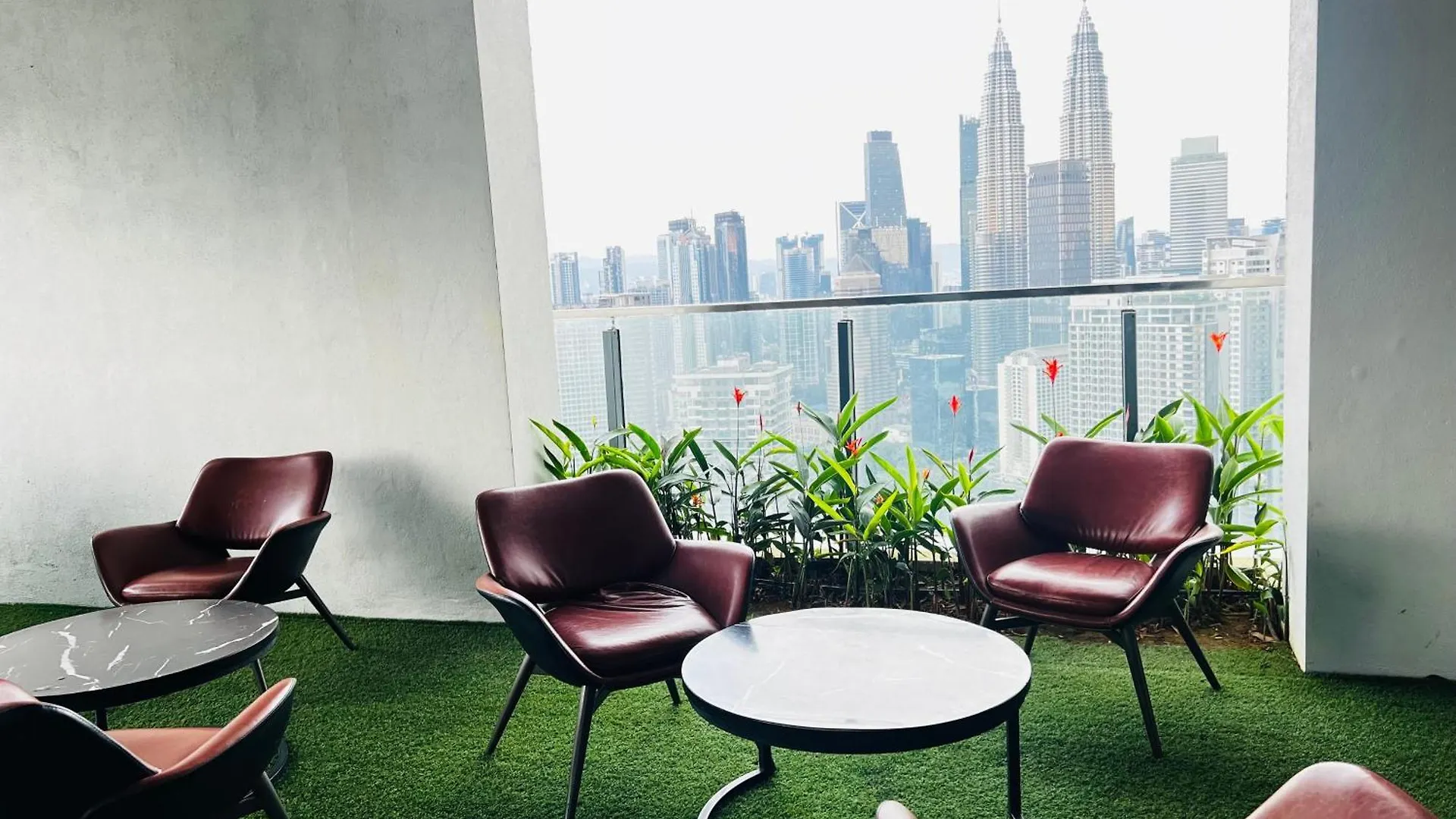 The Luxe Infinitum Klcc By Tasu Home Kuala Lumpur