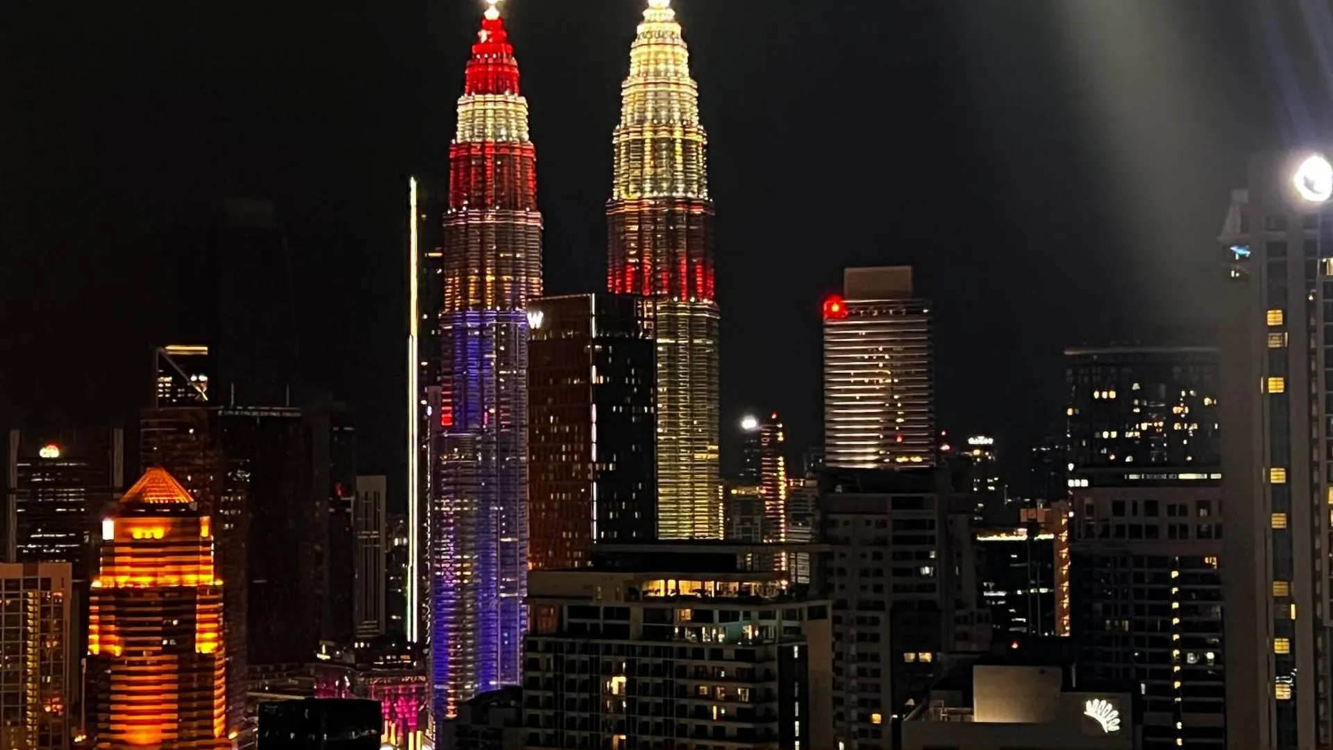 The Luxe Infinitum Klcc By Tasu Home Kuala Lumpur