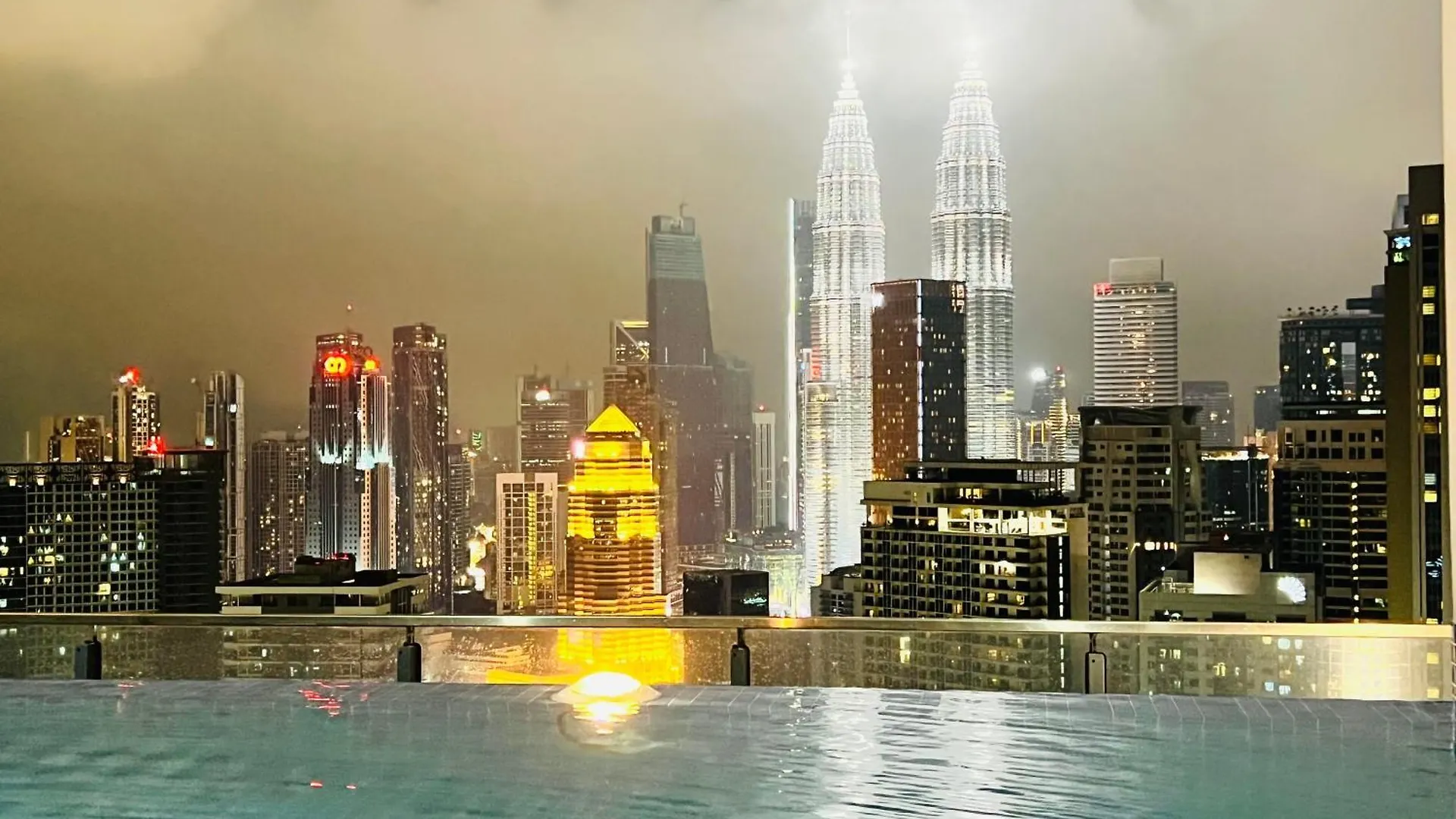 The Luxe Infinitum Klcc By Tasu Home Kuala Lumpur 0*,
